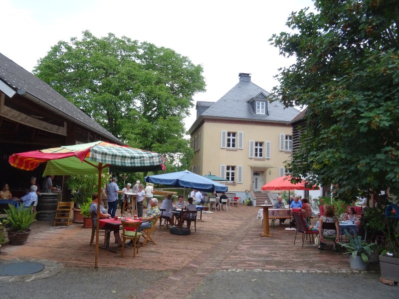 Das gut besuchte Hofcafé im Wengerohrer Altdorf. Foto: privat.